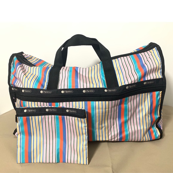 NWOT LeSportac weekender Duffel bag - Picture 2 of 2